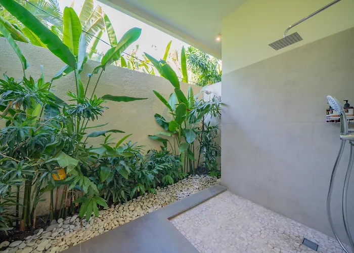 7 Bedroom Luxury Oasis In Вилла